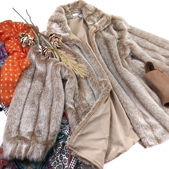 New Roaman's Soft Faux Fur Coat Sz M - Picture 8 of 14